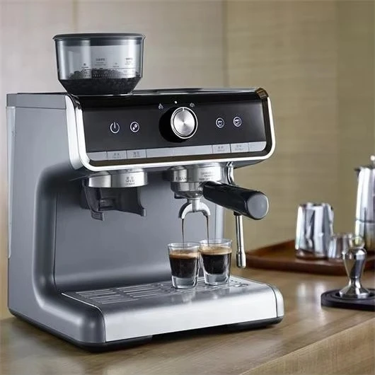 バリスタホームオリジナルオラクルコーヒーメーカーBes980 - Breville Espresso Barista Express のレビューと価格
